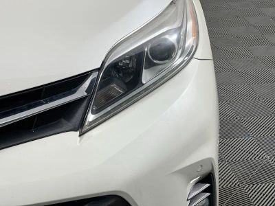 2019 Toyota Sienna — photo 9 view