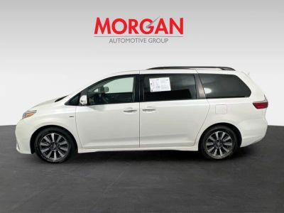 2019 Toyota Sienna — engine compartment view
