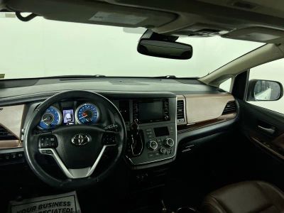 2019 Toyota Sienna — photo 27 view