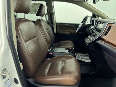 2019 Toyota Sienna — photo 28 view