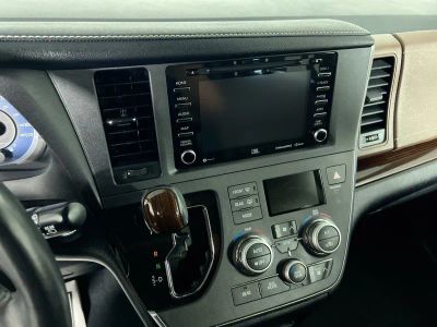 2019 Toyota Sienna — photo 25 view