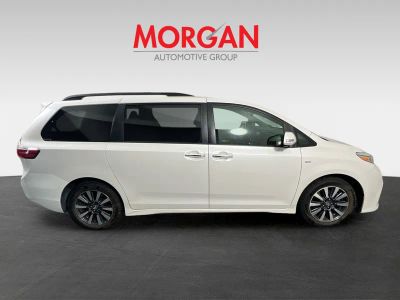 2019 Toyota Sienna — side profile view