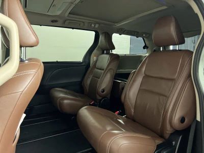 2019 Toyota Sienna — photo 26 view