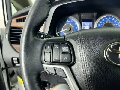 2019 Toyota Sienna — photo 16 view