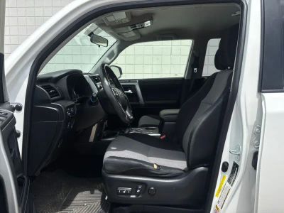 2015 Toyota 4Runner - Photo 3