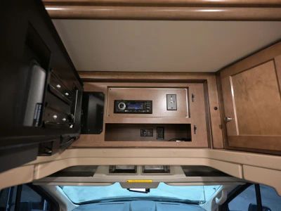 2019 Winnebago FUSE — detail view
