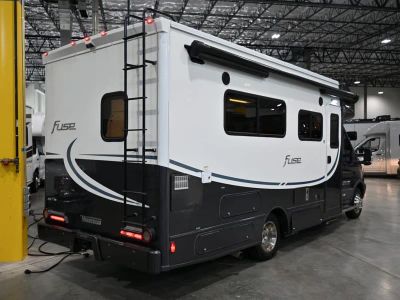 2019 Winnebago FUSE — photo 38 view