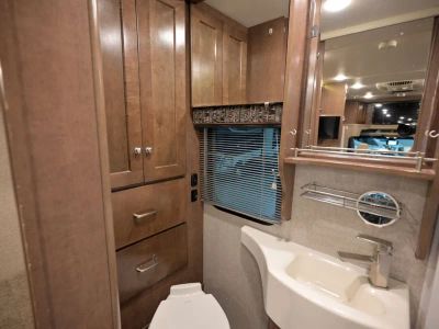 2019 Winnebago FUSE — photo 25 view