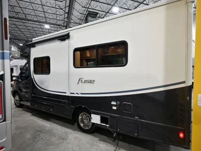 2019 Winnebago FUSE — photo 40 view