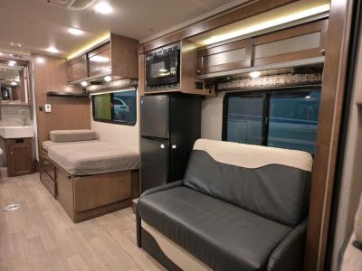 2019 Winnebago FUSE — photo 15 view