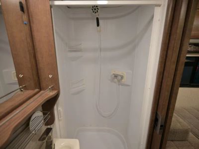 2019 Winnebago FUSE — photo 28 view