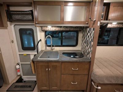 2019 Winnebago FUSE — photo 8 view