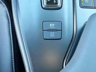 2025 Lexus UX — photo 28 view