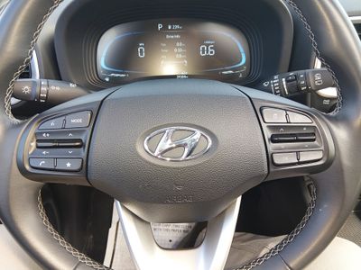 2025 Hyundai Venue — photo 12 view