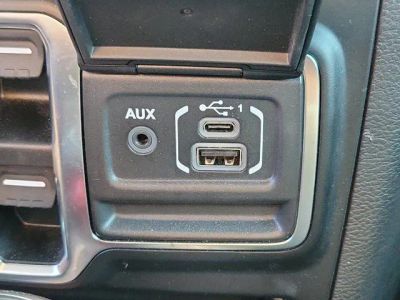 2022 Jeep Wrangler — photo 27 view