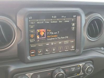 2022 Jeep Wrangler — photo 30 view
