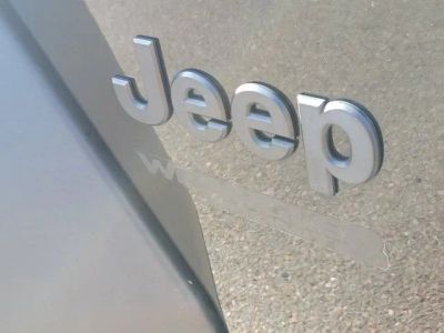 2022 Jeep Wrangler — photo 11 view