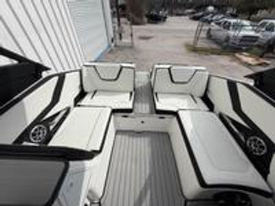 2026 Yamaha 252 SE - Photo 8