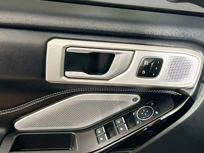 2023 Ford Explorer — photo 14 view