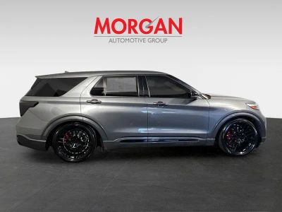 2023 Ford Explorer — side profile view