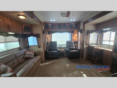 2011 Keystone RV Montana - Photo 7