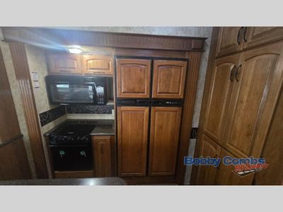 2011 Keystone RV Montana - Photo 13