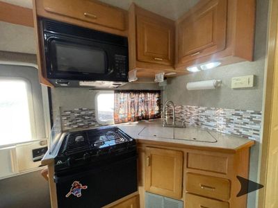 2004 Jayco Greyhawk - Photo 21