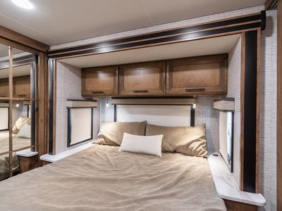 2025 Entegra Coach Esteem XL - Photo 24