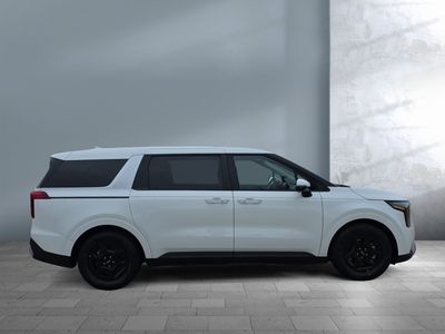 2026 Kia Carnival — detail view