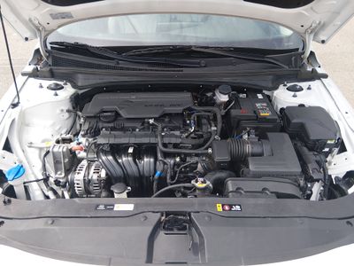 2024 Hyundai Elantra — photo 9 view