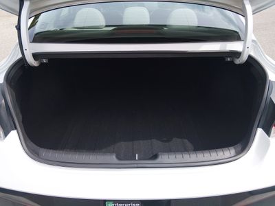 2024 Hyundai Elantra — photo 11 view
