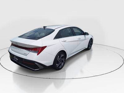 2024 Hyundai Elantra — photo 7 view