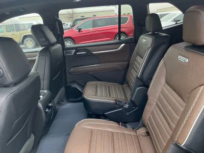 2026 GMC Acadia — photo 16 view