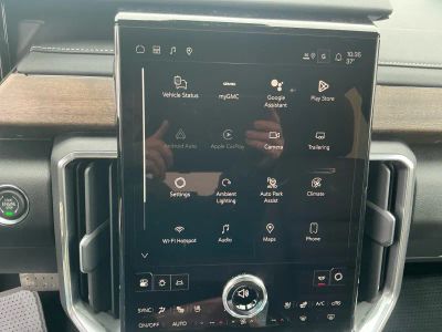 2026 GMC Acadia — photo 12 view