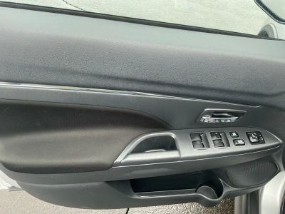 2025 Mitsubishi Outlander Sport — photo 15 view