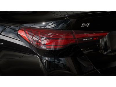 2026 BMW i4 - Photo 8