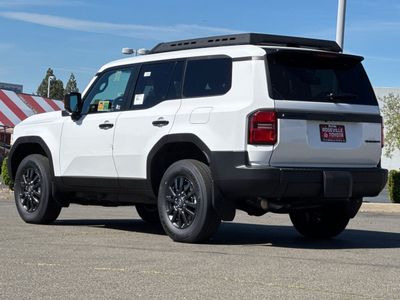 2026 Toyota Land Cruiser - Photo 6