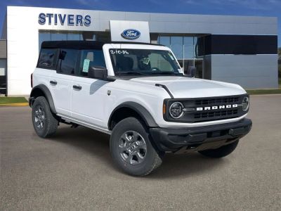 2026 Ford Bronco Big Bend in Oxford White — front three-quarter view