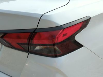 2025 Nissan Versa — photo 11 view