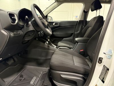 2026 Hyundai Venue — photo 9 view