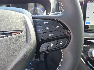 2026 Chrysler Pacifica — photo 19 view