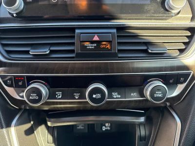 2020 Honda Accord Sedan Touring 2.0T Auto — photo 19 view