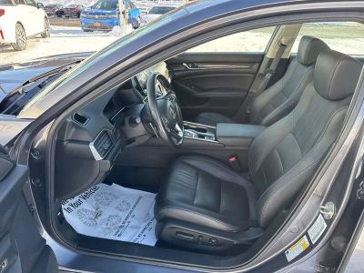 2020 Honda Accord Sedan Touring 2.0T Auto — photo 12 view