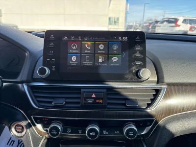 2020 Honda Accord Sedan Touring 2.0T Auto — photo 17 view
