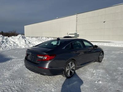 2020 Honda Accord Sedan Touring 2.0T Auto — photo 9 view