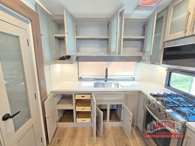 2026 Paradigm 312RK - Photo 11