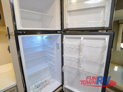 2026 Coachmen RV Catalina Legacy - Photo 18