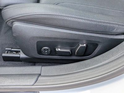 2025 BMW i4 — photo 22 view