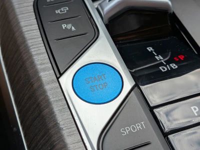 2025 BMW i4 — photo 30 view