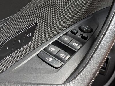 2025 BMW i4 — photo 23 view